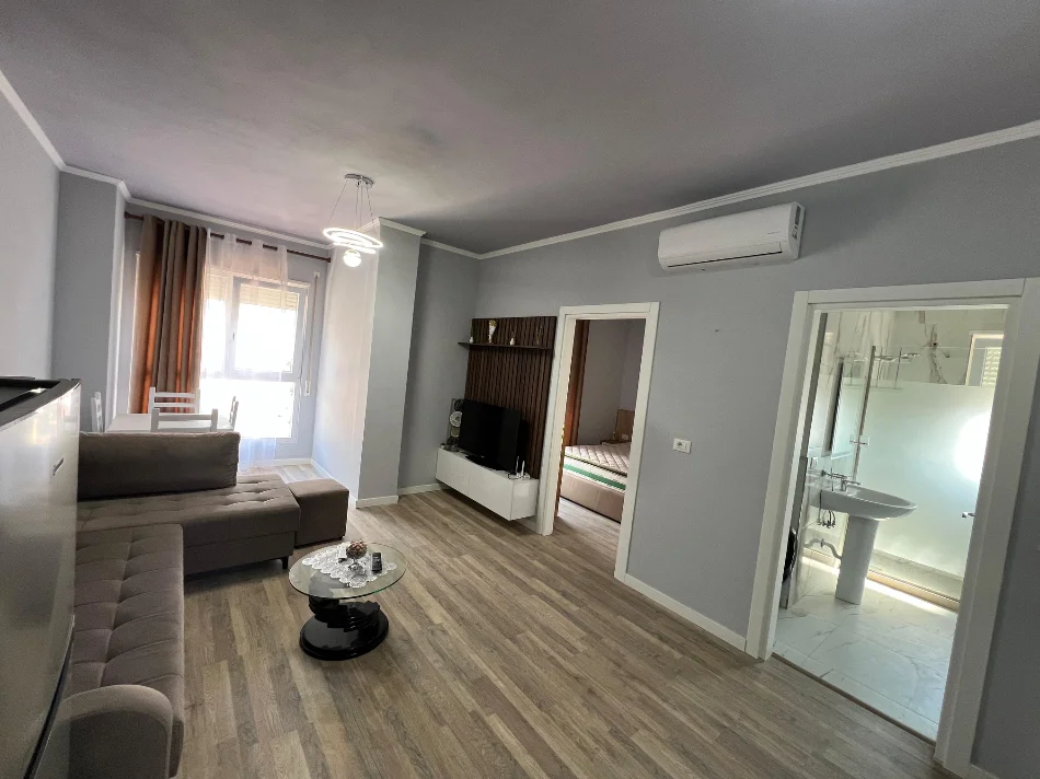 Tirane, shes apartament 1+1 Kati 9, 48 m² 