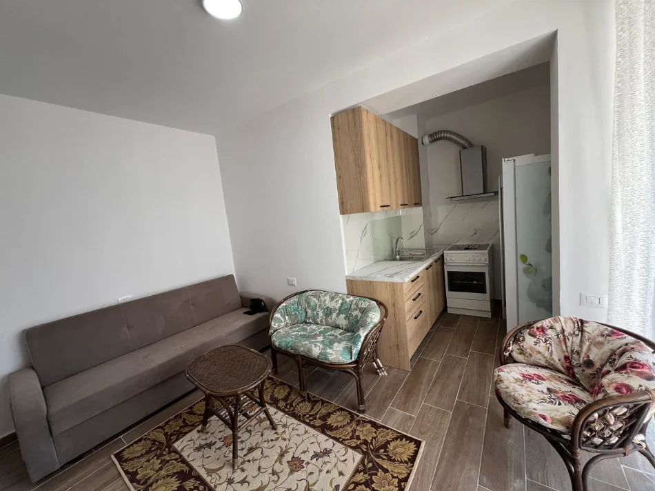 Tirane, jepet me qera apartament 2+1+Ballkon Kati 2, 73 m² 420 € (5 maj)