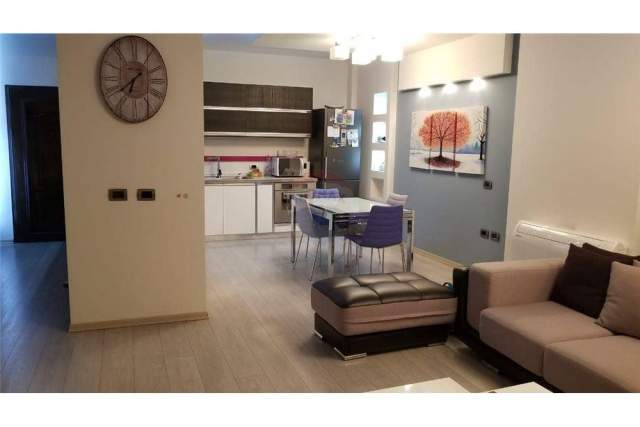 Tirane, jepet me qera apartament 2+1+BLK Kati 3, 117 m² 650 Euro (MYSLYM SHYRI)