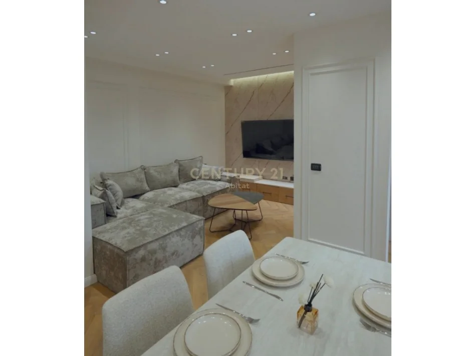 Tirane, shes apartament 2+1 Kati 8, 101 m² 250.000 € (Deliorgji)