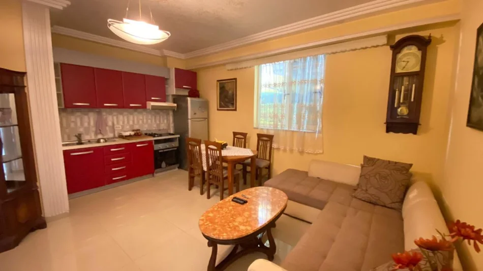 Tirane, jepet me qera apartament 1+1+Ballkon Kati 7, 70 m² 500 € (RRUGA E DIBRES)