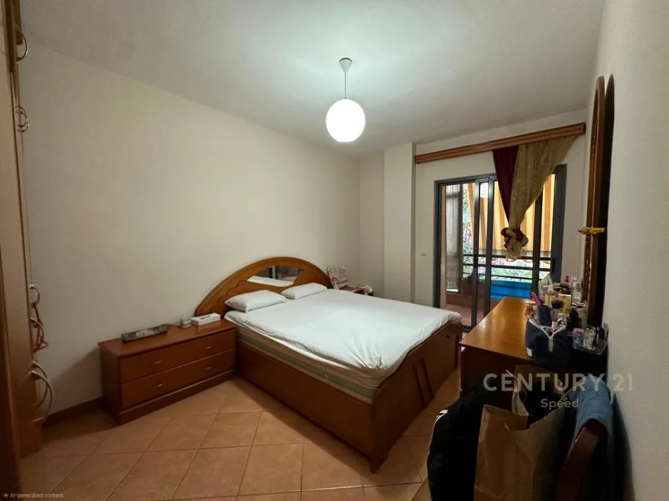 Tirane, jepet me qera apartament 1+1 Kati 4, 86 m² 590 € (Shkollla e Bashkuar)