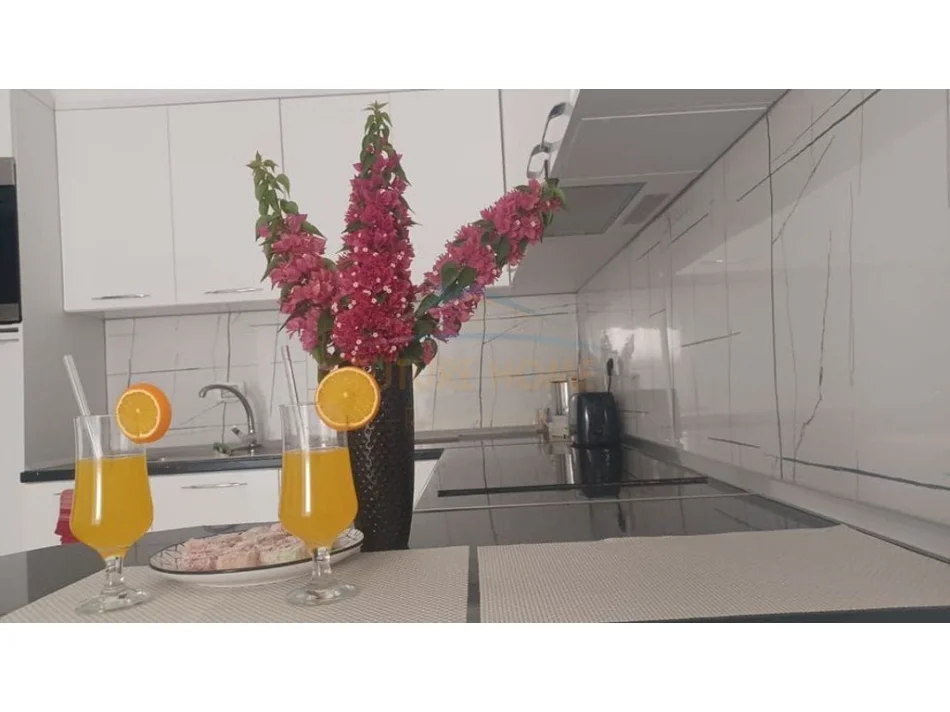 Sarande, shitet apartament 1+1 Kati 5, 54 m² 115.000 € (zonën qendrore pranë hotel Portanova.)