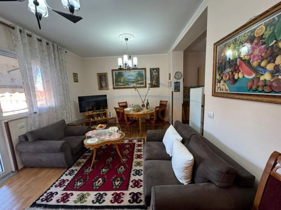 Tirane, jepet me qera apartament 1+1 Kati 2, 70 m² 500 € (Fusha e Ali Demit)