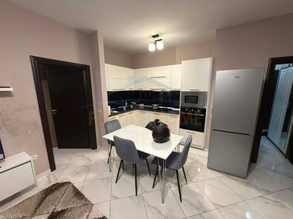 Tirane, shitet apartament 1+1 Kati 5, 58 m² 115.000 € (Unaza e Re)