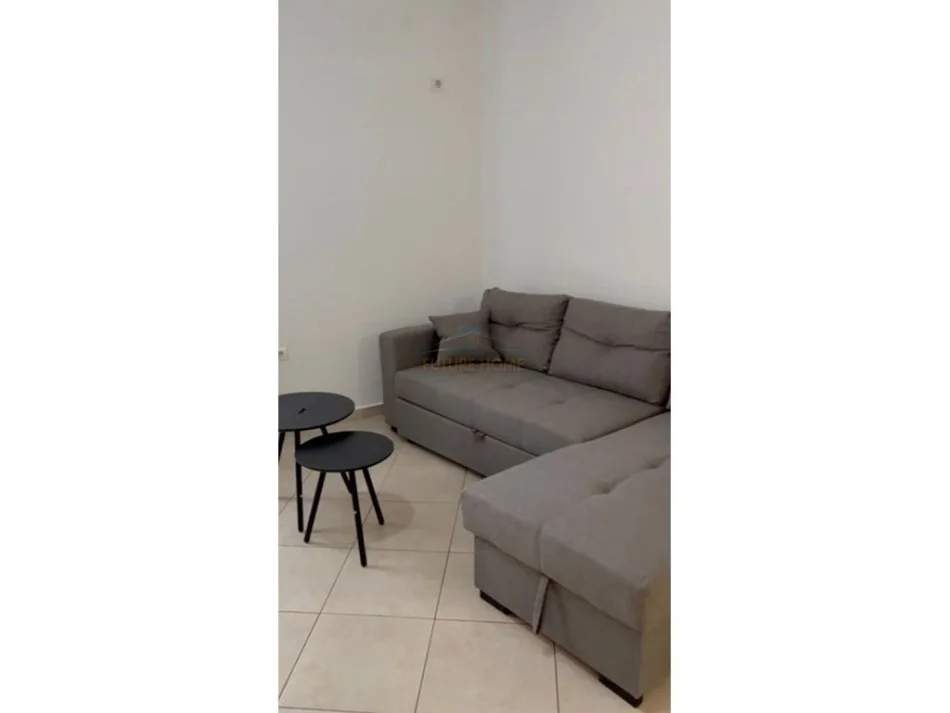 Tirane, jepet me qera apartament 2+1 Kati 4, 97 m² 500 € (Rruga Joklin Persi, Unaza e Re)