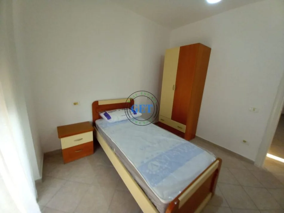Durres, jepet me qera apartament 3+1+Ballkon Kati 8, 130 m² 450 € (UKD, Durres)