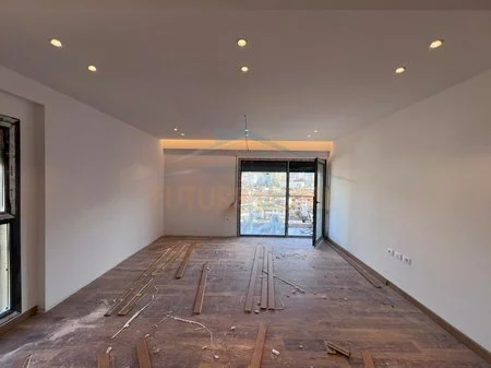 Tirane, shitet apartament 2+1 Kati 8, 102 m² 179.000 € (PORCELAN)