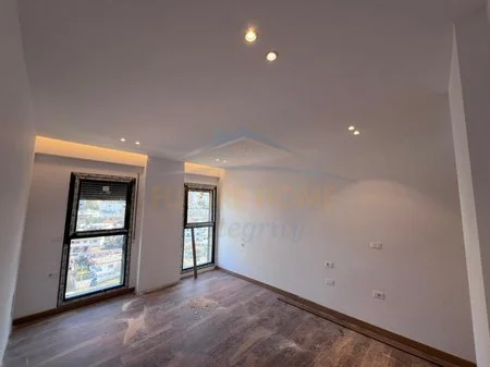 Tirane, shitet apartament 2+1 Kati 8, 102 m² 179.000 € (PORCELAN)