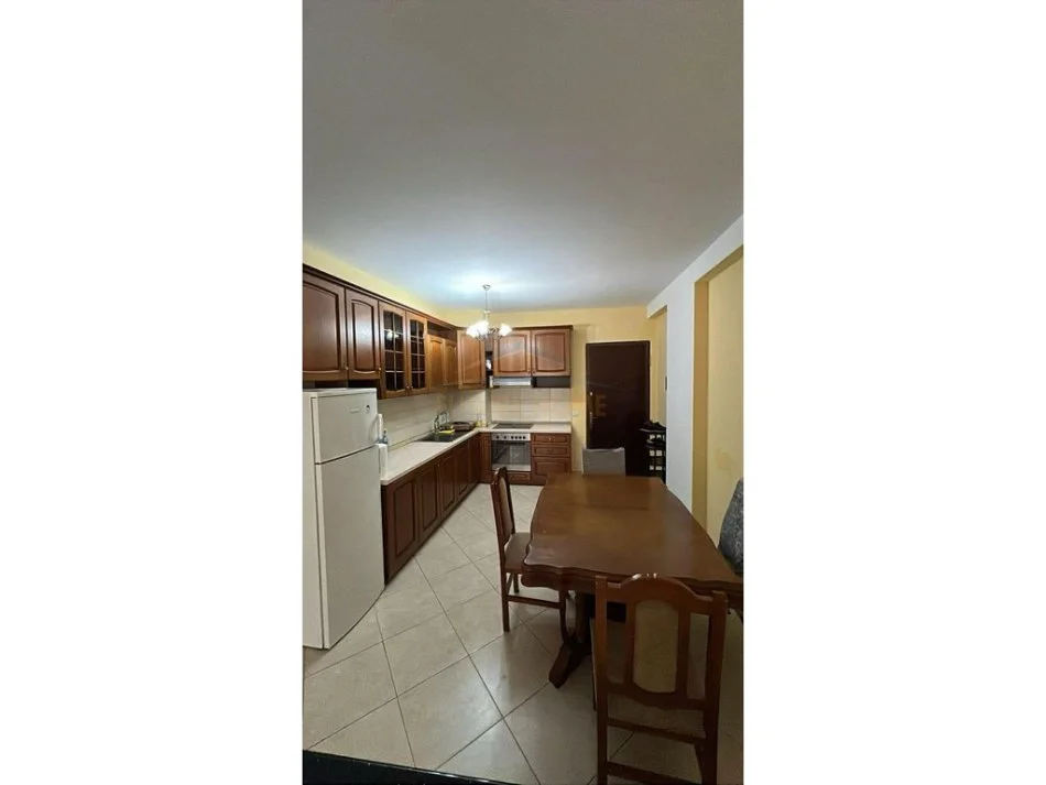 Tirane, jepet me qera apartament 2+1 Kati 3, 84 m² 450 € (Astir)