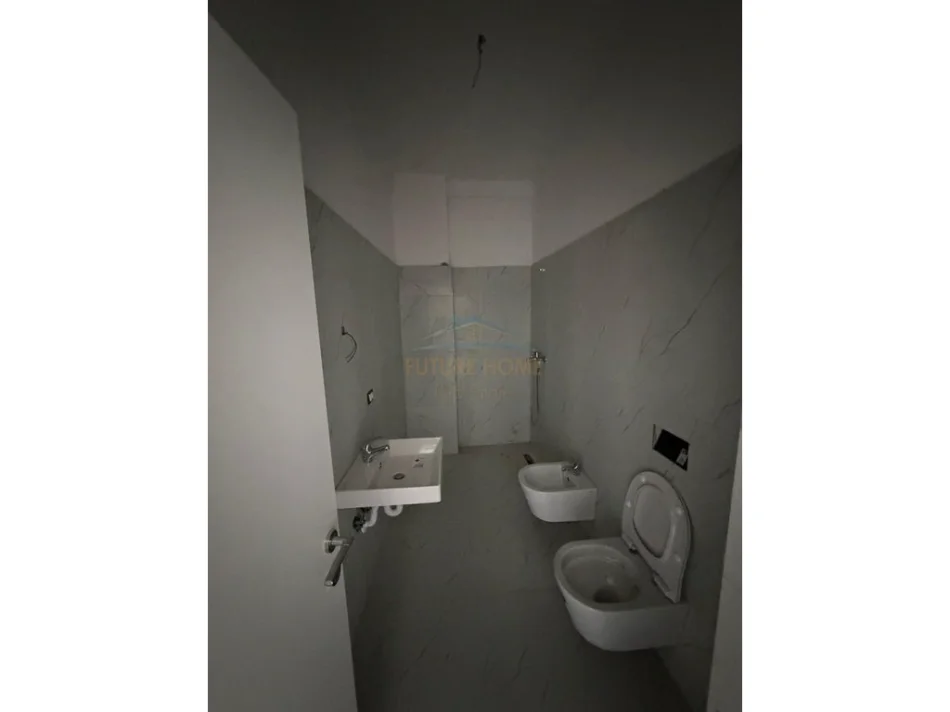 Tirane, shitet apartament 2+1+Ballkon Kati 2, 119 m² 191.000 € 