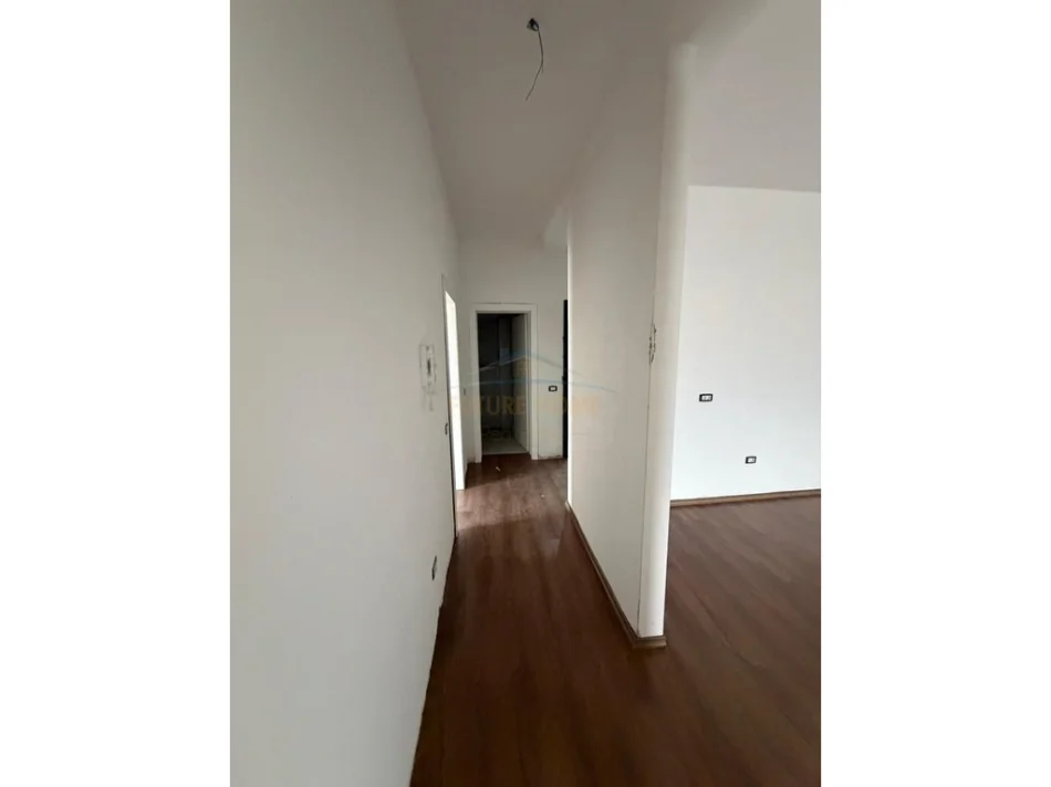 Tirane, shitet apartament 2+1 Kati 2, 119 m² 191.000 € (Sauk, Porta Tirana e Re, Tiranë.)
