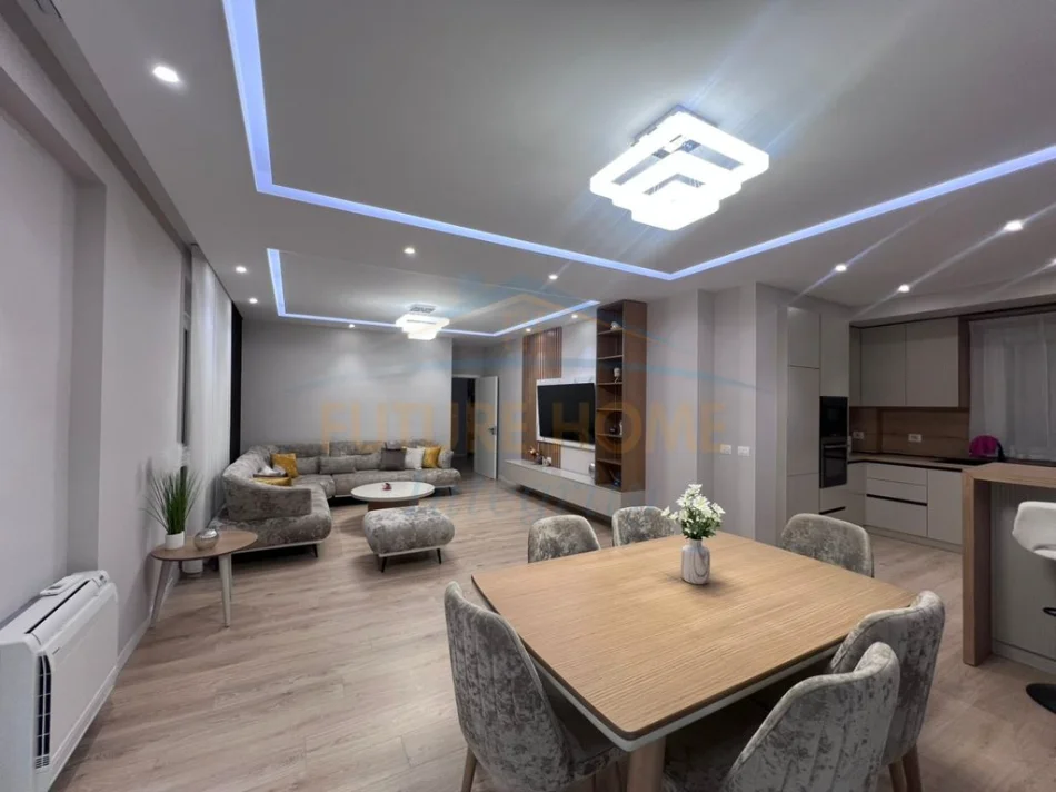 Tirane, jepet me qera apartament 3+1 Kati 7, 174 m² 2.000 € (Shkolla e Kuqe)