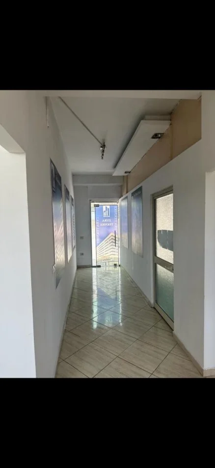 Tirane, jepet me qera ambjent biznesi Kati 1, 70 m² 700 € (rruga dritan hoxha)