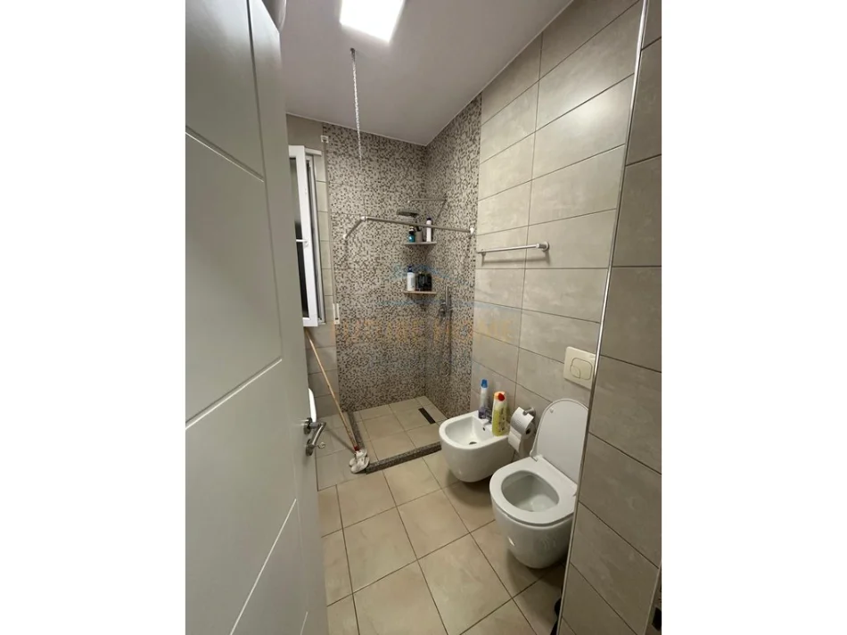 Tirane, jepet me qera apartament 1+1 Kati 11, 72 m² 570 € (Fusha e Aviacionit, Tiranë)