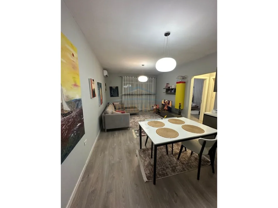 Tirane, jepet me qera apartament 1+1 Kati 11, 73 m² 570 € (Kompleksi IBN.)