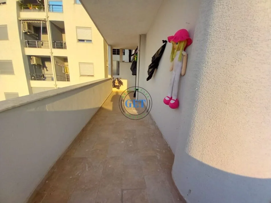 Durres, jepet me qera apartament 3+1+Ballkon Kati 8, 130 m² 450 € (UKD, Durres)