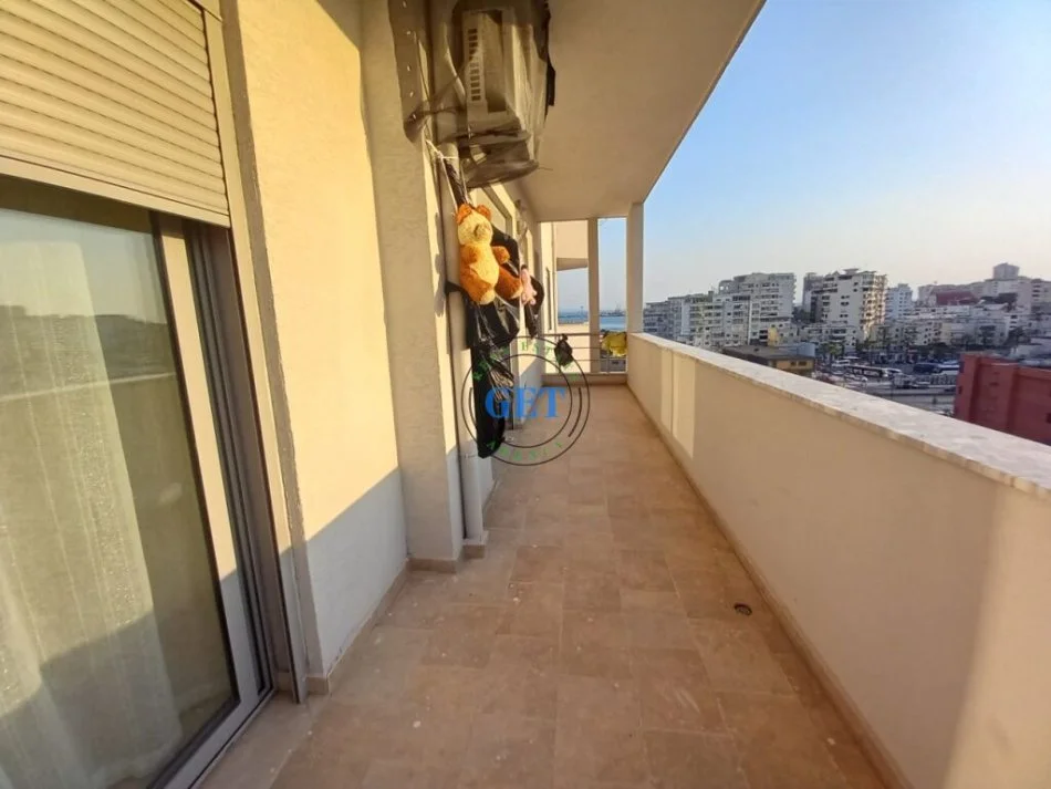 Durres, jepet me qera apartament 3+1+Ballkon Kati 8, 130 m² 450 € (UKD, Durres)
