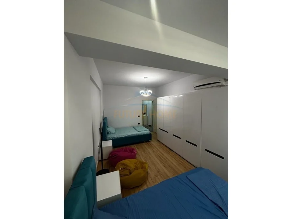 Tirane, jepet me qera apartament 2+1 Kati 2, 105 m² 1.000 € (21 Dhjetori, Tiranë)