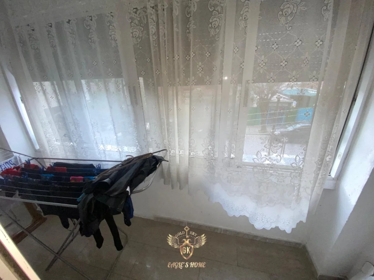 Qera 2+1 me ballkon🏡Ish Rajoni,Lagja 6🏡
• 28'000 leke te reja✅