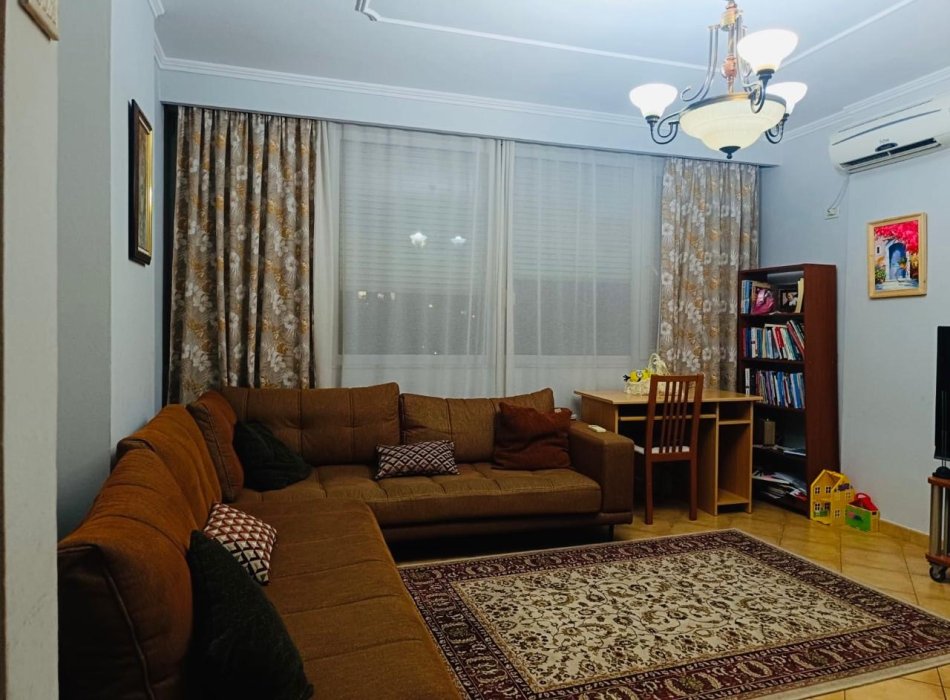 Tirane, jepet me qera apartament 1+1 Kati 5, 58 m² 580 € (Rruga e Elbasanit)