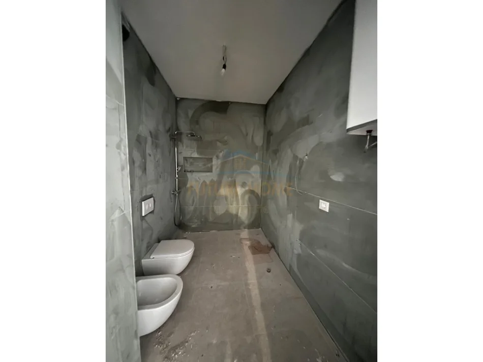 Tirane, shitet apartament 2+1+Ballkon Kati 7, 104 m² 187.000 € (Kompleksi Aura, Dritan Hoxha)