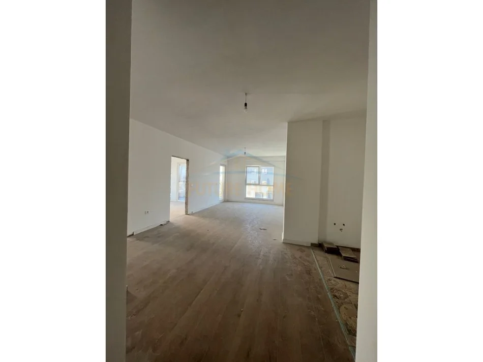 Tirane, shitet apartament 2+1+Ballkon Kati 7, 103 m² 187.000 € (Kompleksi Aura, Rruga Dritan Hoxha)