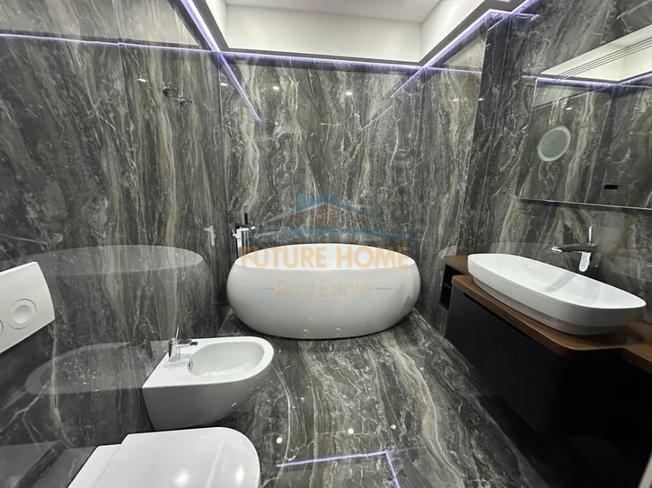 Tirane, shitet apartament 2+1 , 140 m² 550.000 € (KOMPLEKSI DELIJORGJI)