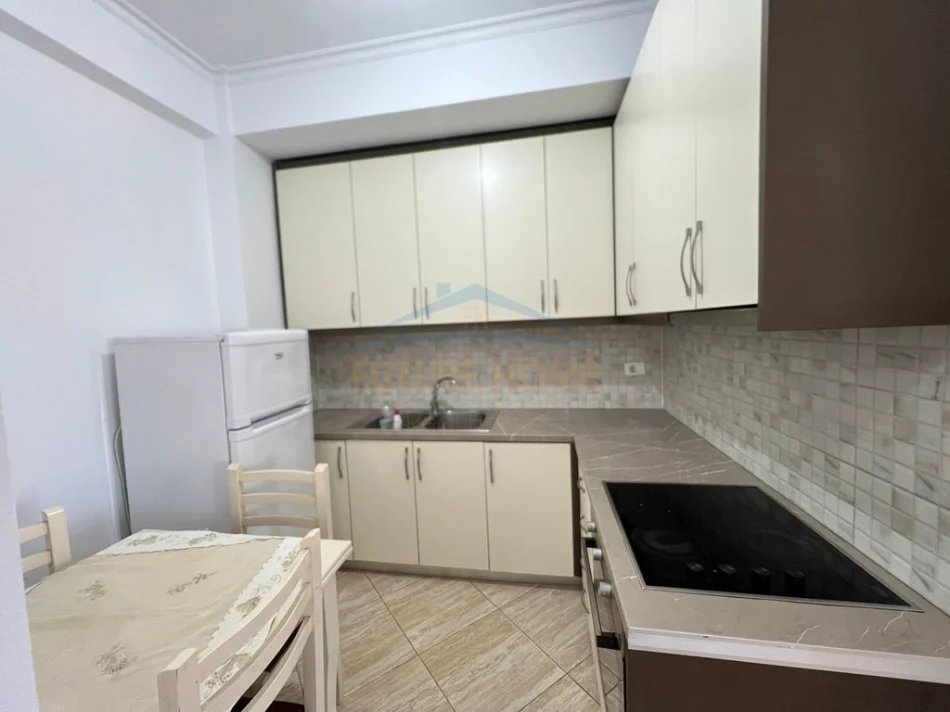 Tirane, jepet me qera apartament 2+1 Kati 7, 95 m² 600 € (unaza e re)