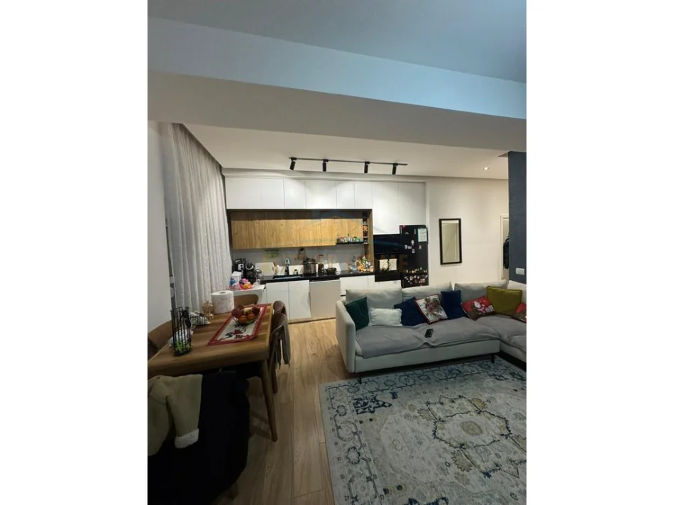Tirane, shitet apartament 2+1+2+Ballkon Kati 8, 94 m² 175.000 € (Ali Demi, Kompleksi Mangalem 21)