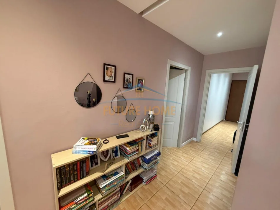 Tirane, shitet apartament 2+1+Ballkon Kati 4, 105 m² 235.000 € (Zogu i Zi)