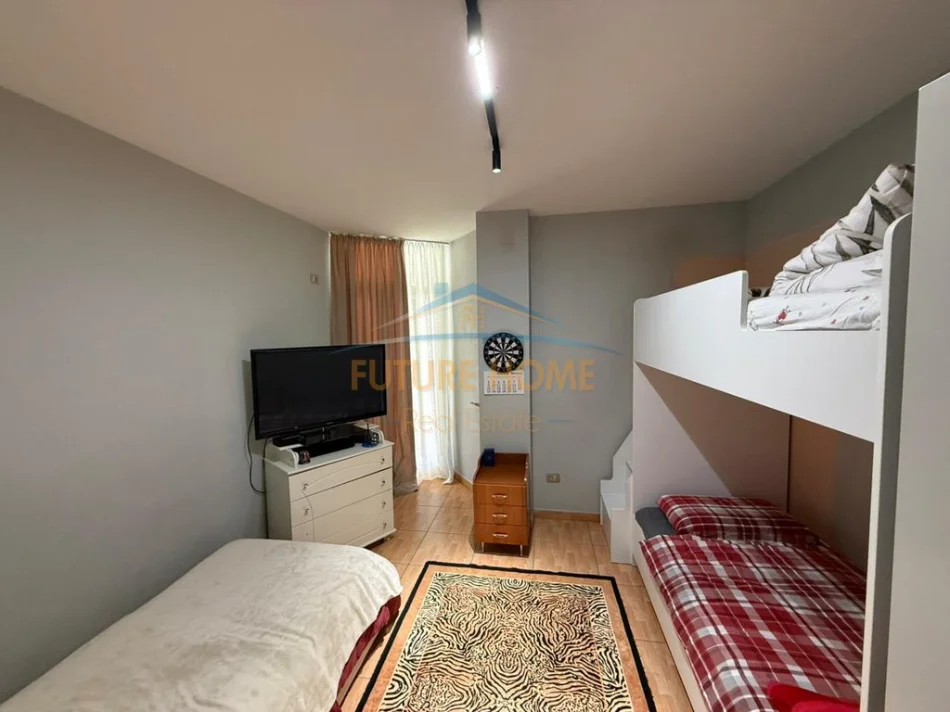 Tirane, shitet apartament 2+1+Ballkon Kati 4, 105 m² 235.000 € (Zogu i Zi)
