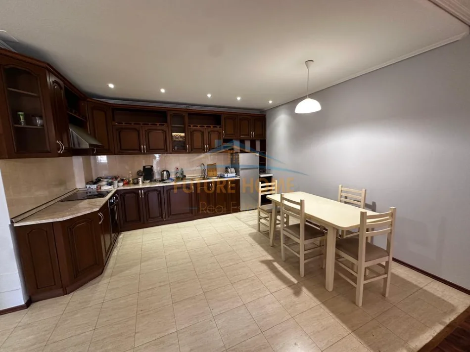 Tirane, shitet apartament 2+1 Kati 9, 89 m² 350.000 € (LIQENI I THATE)