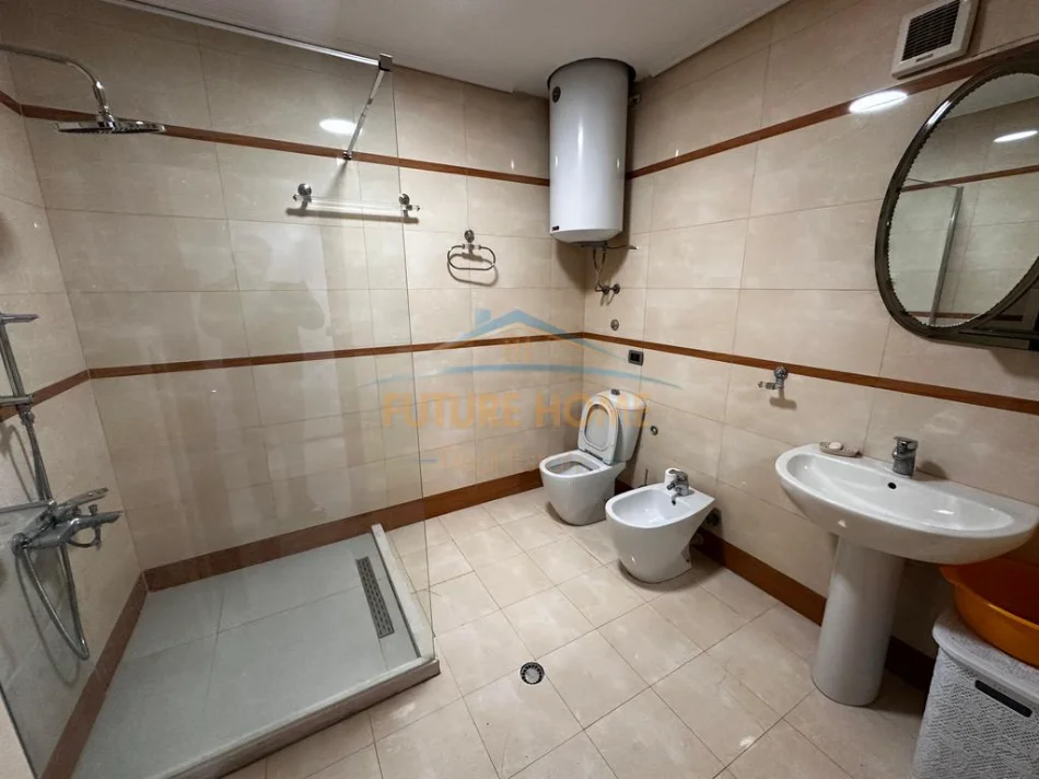 Tirane, shitet apartament 2+1 Kati 9, 89 m² 350.000 € (LIQENI I THATE)