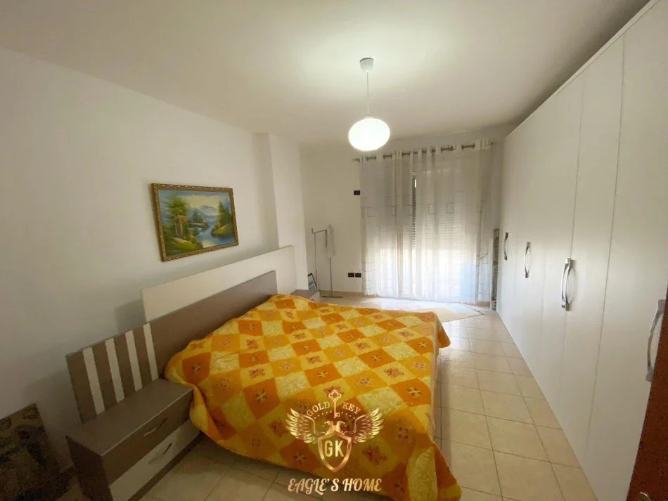 Jepet me Qera 
• 2+1 me ballkon
• 90 Metra
• Mobiluar
• Kati 7 me Ashensor pallat 9 Katsh
• Orientim Veri perendim
• Jepet per afatgjate
🏡Rruga Portit,Stacioni Trenit🏡
• 400€ Neto✅
WEB LINK : https://goldkeyrealestate.al/sq/DetajetePron%C3%ABs/15497211
Post Nr : 15497211
__________________________