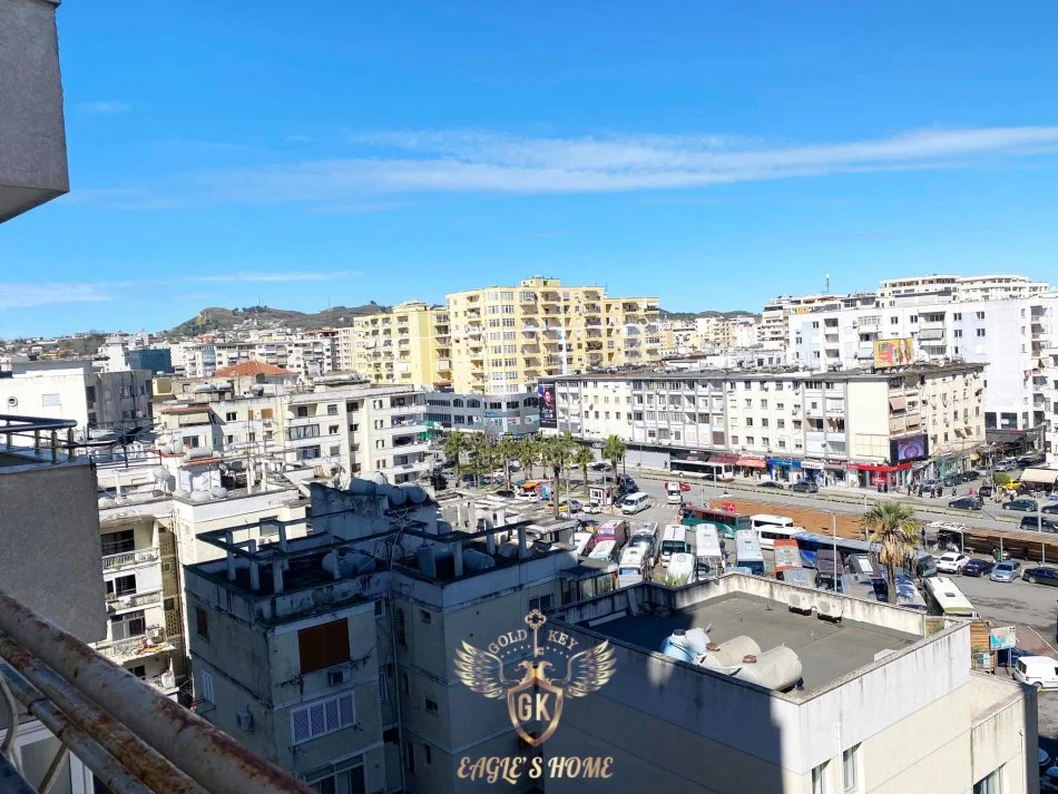 Jepet me Qera 
• 2+1 me ballkon
• 90 Metra
• Mobiluar
• Kati 7 me Ashensor pallat 9 Katsh
• Orientim Veri perendim
• Jepet per afatgjate
🏡Rruga Portit,Stacioni Trenit🏡
• 400€ Neto✅
WEB LINK : https://goldkeyrealestate.al/sq/DetajetePron%C3%ABs/15497211
Post Nr : 15497211
__________________________