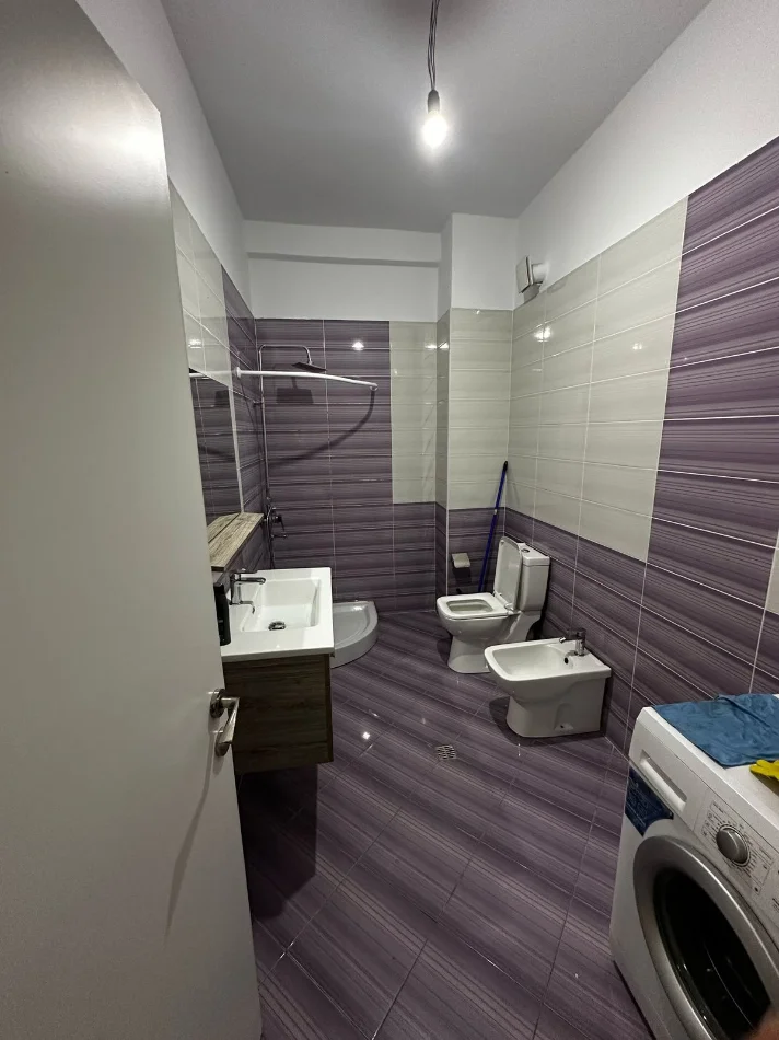 Tirane, shitet apartament 1+1+Verande, Kati 3, 134 m² 210.000 € (Komuna e Parisit)
