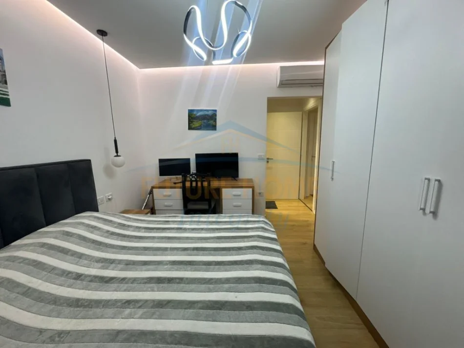Tirane, shitet apartament 2+1+Aneks+Ballkon Kati 3, 265.000 € 