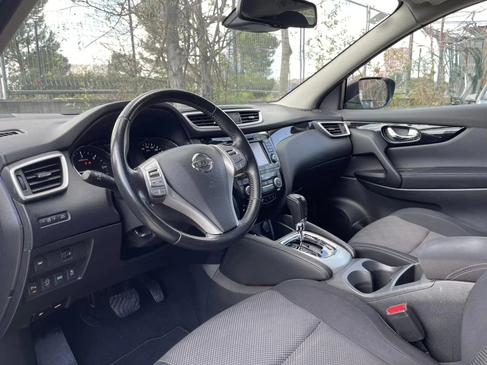 Tirane, shes SUV | Fuoristrad | Xhip NISSAN QASHQAI Nafte, gri e erret automatik Klima 165.000 km 11.900 €