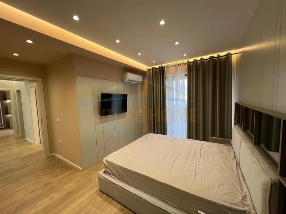 Tirane, shitet apartament 2+1+2, Kati 3, 117 m² 330.000 € (Rruga e Durrësit)