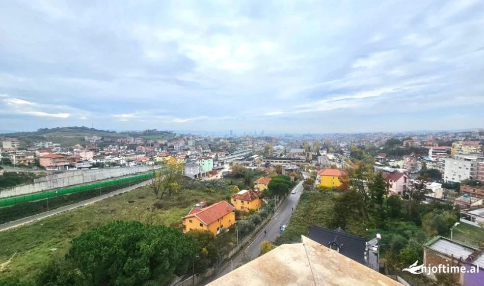 Tirane, shes apartament 2+1 Kati 6, 153 m² 150.000 € (Shkoze)