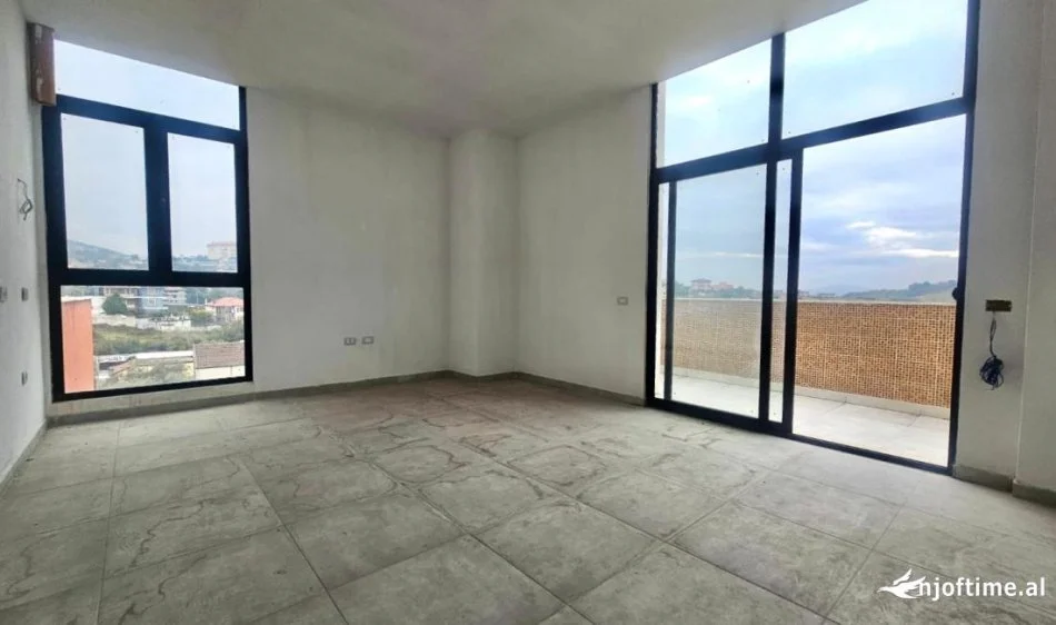 Tirane, shes apartament 2+1 Kati 6, 153 m² 150.000 € (Shkoze)