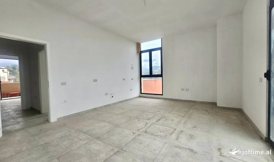 Tirane, shes apartament 2+1 Kati 6, 153 m² 150.000 € (Shkoze)