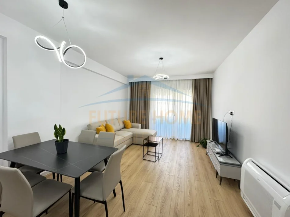 Tirane, shitet apartament 2+1 Kati 7, 245.000 € 