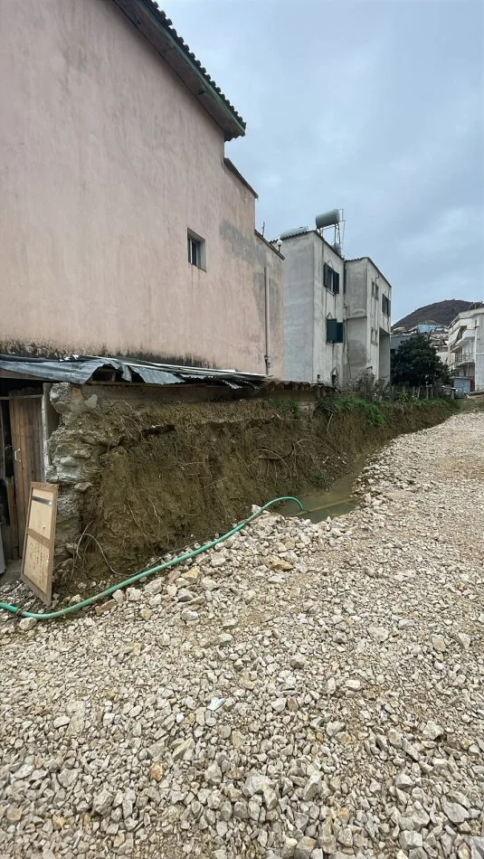 Tirane, shitet apartament 2+1+Ballkon Kati 6, 140.000 € 