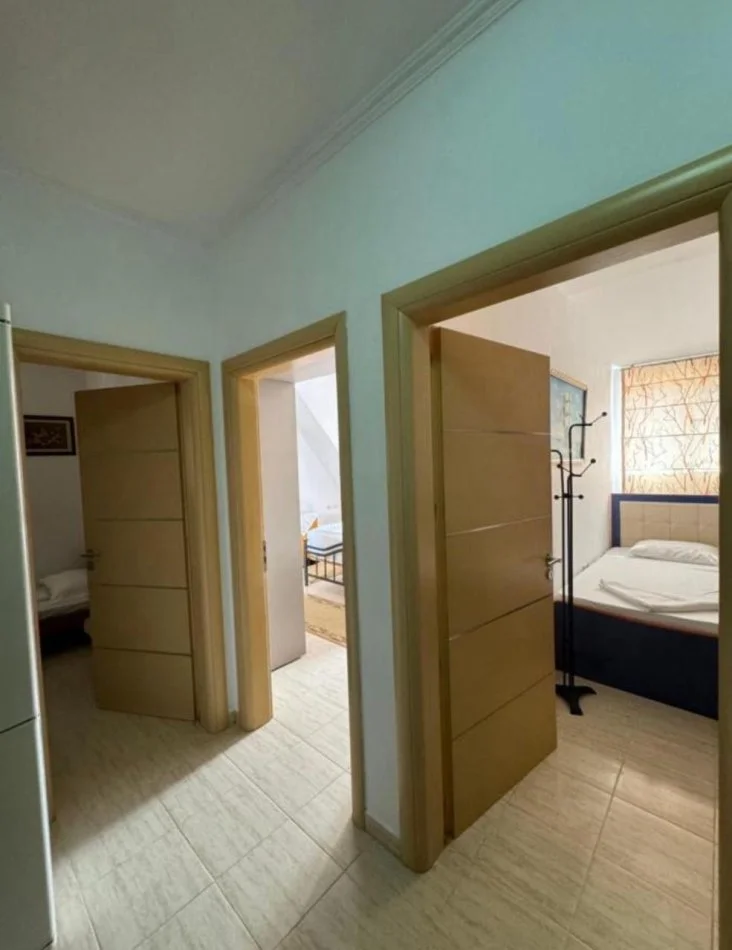 Tirane, jepet me qera apartament 3+1+Aneks Kati 7, 115 m² 700 € (Komuna e Parisit)