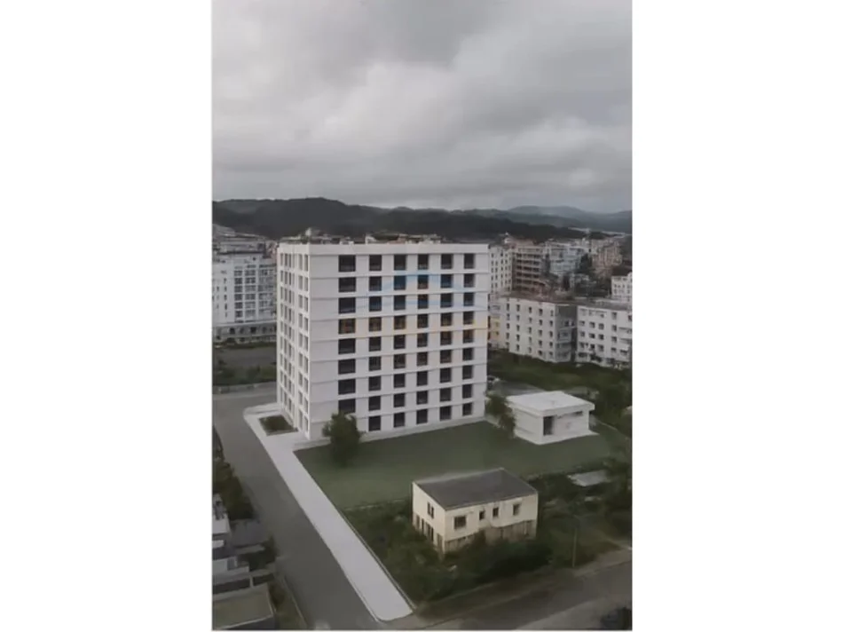 Tirane, shitet apartament 2+1+Ballkon Kati 7, 87 m² 109.000 € (Unaza e re)