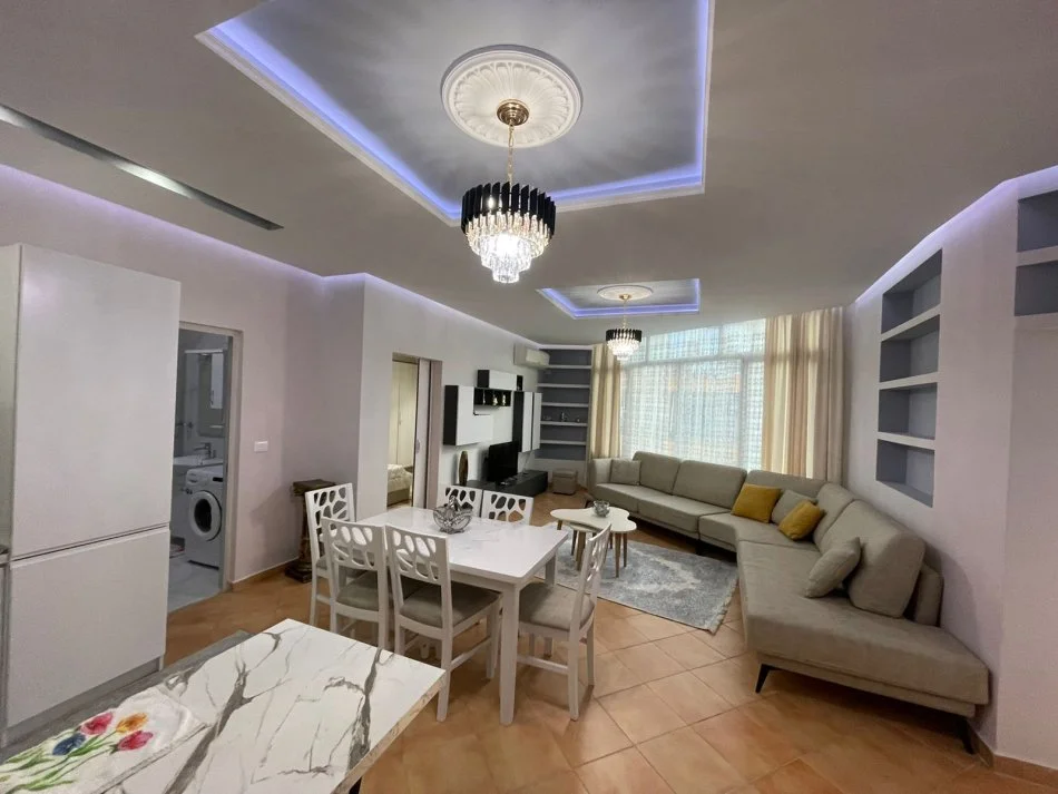 Tirane, jepet me qera apartament 1+1+Ballkon Kati 4, 75 m² 500 € (Rruga e ullishtes)
