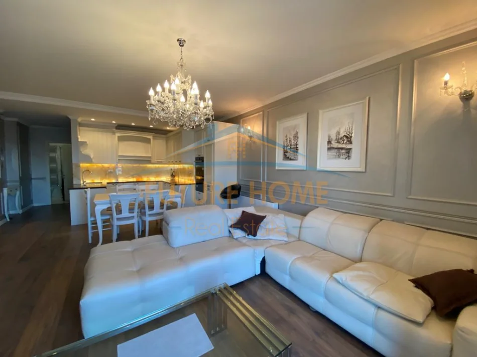 Tirane, jepet me qera apartament 2+1 Kati 8, 147 m² 2.100 € (ambasador 3)