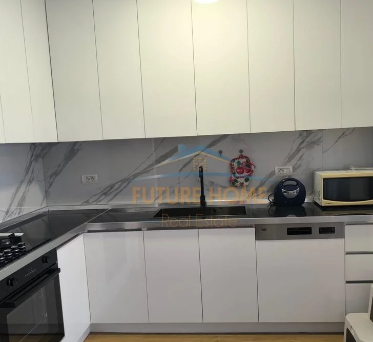 Tirane, jepet me qera apartament 2+1 Kati 4, 87 m² 750 € (Don Bosko)